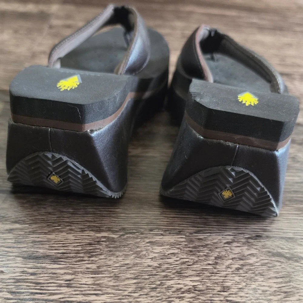 Volatile platform wedge